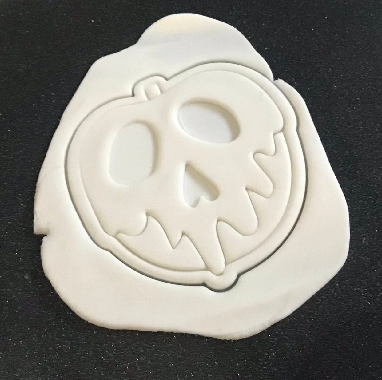 Poison Apple Cookie Cutter Stl + Fondant Stamp Stl | STL FILE| 3D Printing | Digital Download | Fondant Stamp STL | Cookie Cutter File