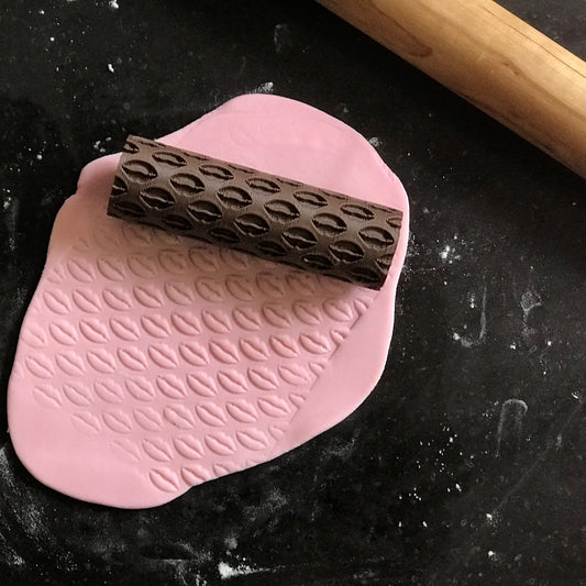 Done to Order :  3D Lips Texture Roller - SHCreations