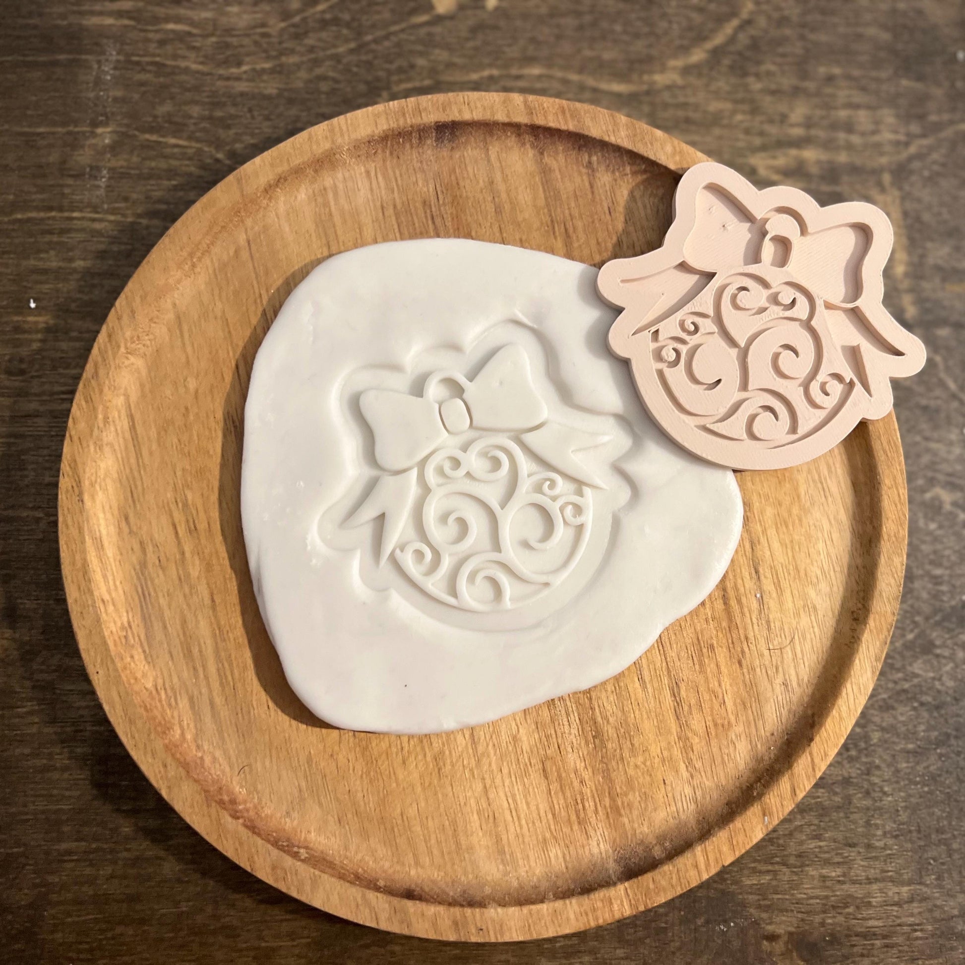 Swirly Ornament w/Bow Cookie Cutter STL, Ornament Fondant Embosser, Ornament with Bow Cookie, Swirly Ornament Embosser, Xmas Fondant Stamp